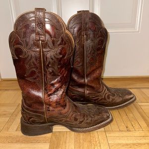 Authentic Ariat Women’s Leather Cowboy Boots